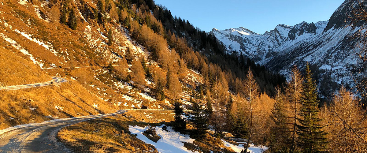 Frühwinterliche Abendstimmung auf dem Bergen von Pfitsch